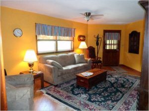 Bubbling Brook Round House living room.