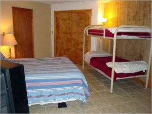 Bubbling Brook Round House guest room bunk beds.