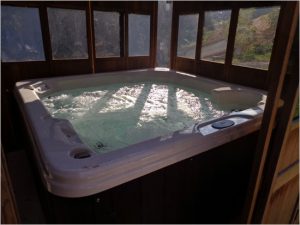 Bubbling Brook Round House hot tub